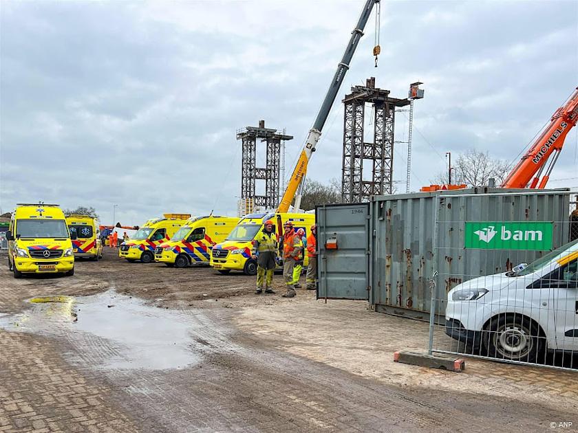 Minstens twee slachtoffers in Lochem door gevallen brugdek