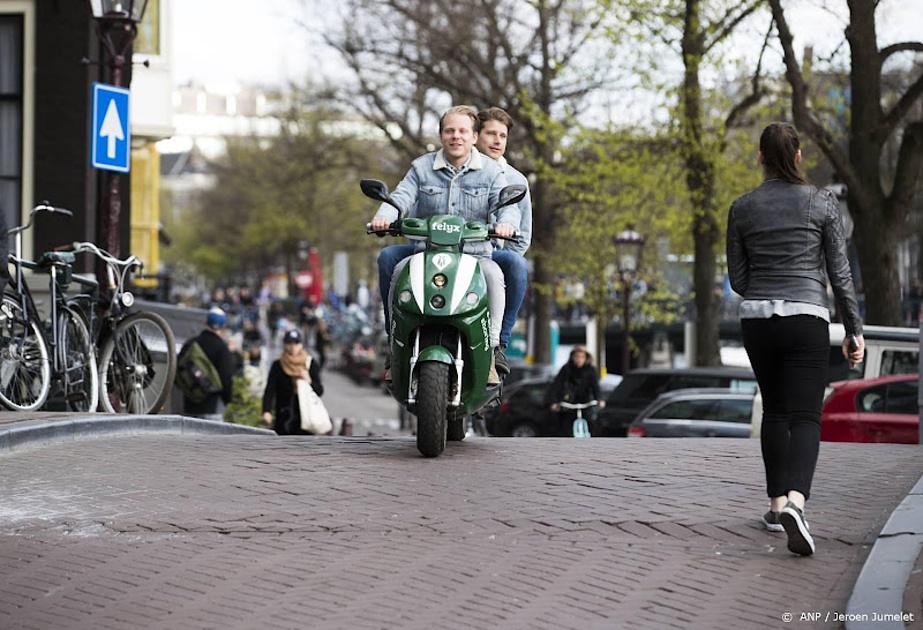 Deelscooters in nieuwjaarsnacht 'op slot' om vernieling te voorkomen