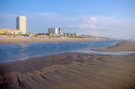 Geen treinen en een wegafsluiting bij Zandvoort tijdens warm weekend 