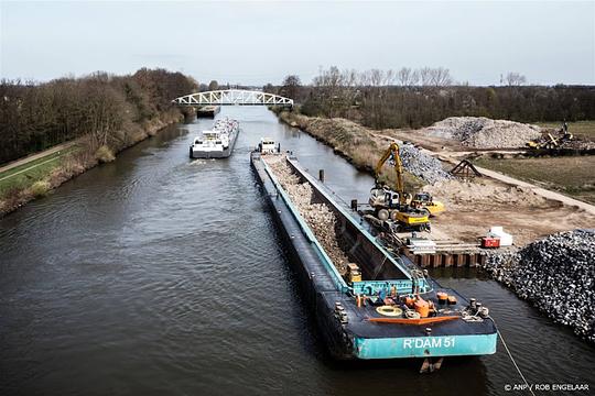 Provincie Limburg uit zorgen over maandenlange afsluiting Julianakanaal