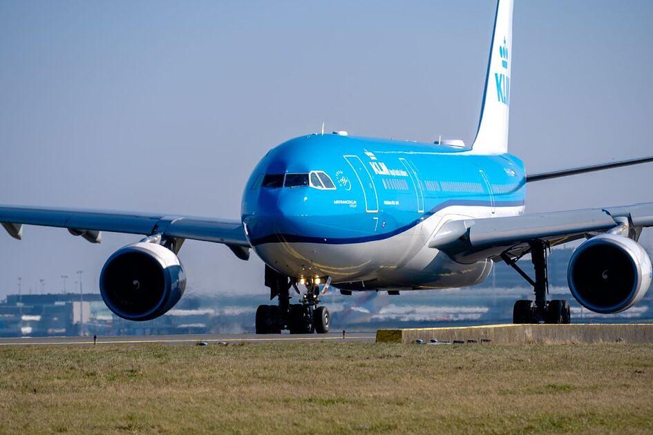 Schiphol nog onzeker over passagiersaantallen in zomer vanwege personeelstekort