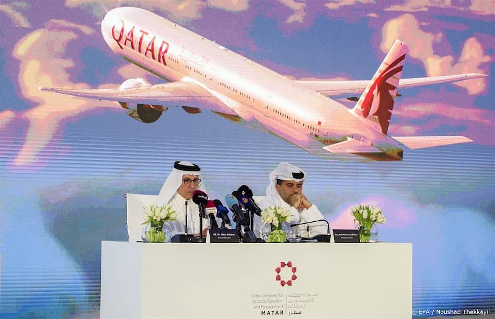 Topman Qatar Airways meldt tijdens persconferentie dat de eersteklas verdwijnt in nieuwe vliegtuigen