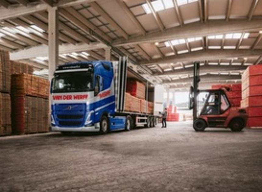 Van der Werff Logistics in Brabant koopt nieuwe Volvo-trucks