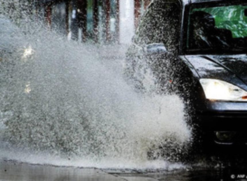 Code geel in groot deel van het land vanwege zware onweersbuien met hagel 