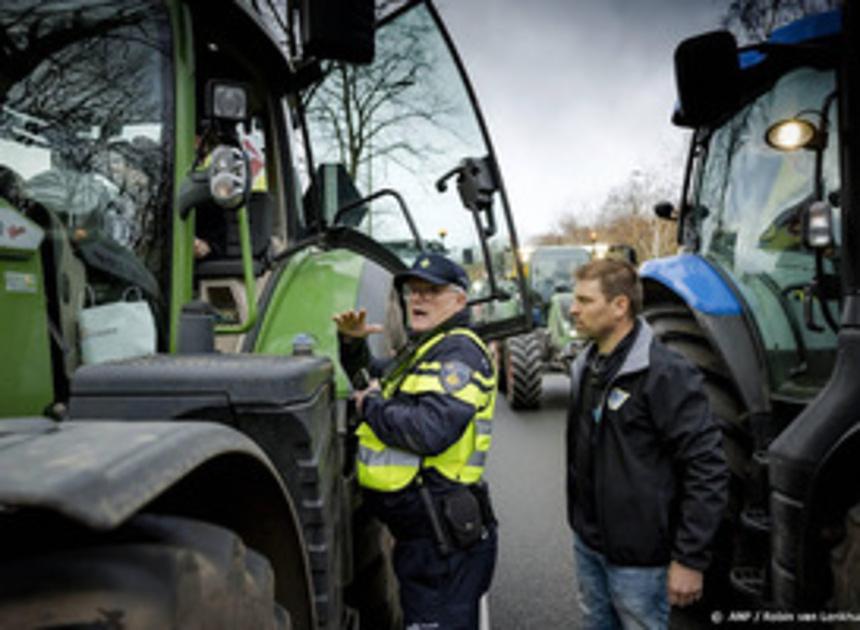 Politie houdt boeren bij Hoogeveen staande en deelt boetes uit 