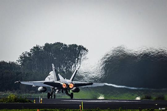 Defensie wil in gesprek met omwonenden vliegbasis Leeuwarden