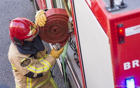 Veel rook door brand bij autobedrijf in Alphen aan den Rijn