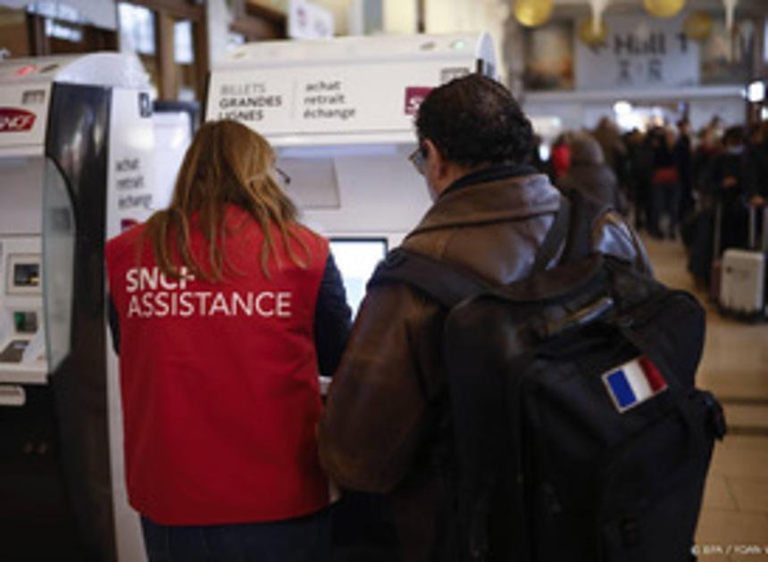 Beveiligers staatsspoorwegexploitant SNCF zetten staking feestweekenden door
