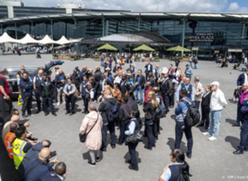 Na wilde staking zijn schoonmakers op Schiphol weer aan het werk