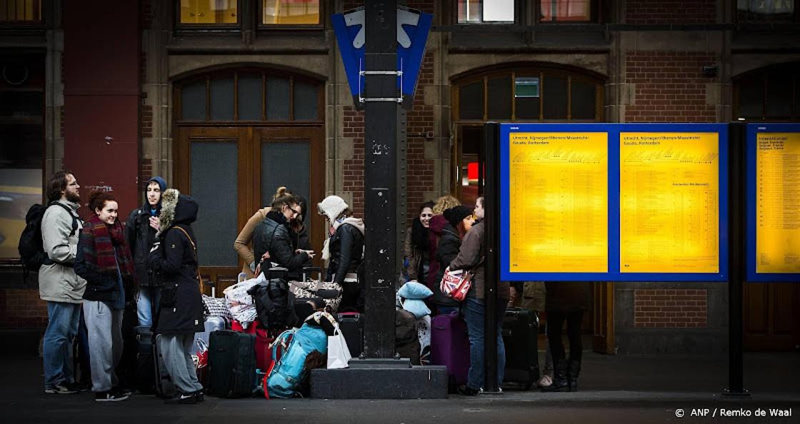 Alle treinen tussen Almere Poort en Hilversum geannuleerd wegens seinstoring