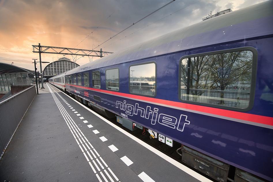 Oostenrijkse spoorwegen maandag plat vanwege staking werknemers