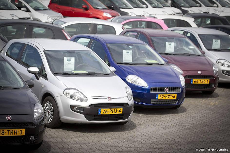 Prijzen tweedehandsauto's in maart opnieuw gedaald