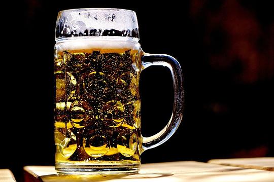 Proef: horeca Amsterdam bevoorraad door bierboot