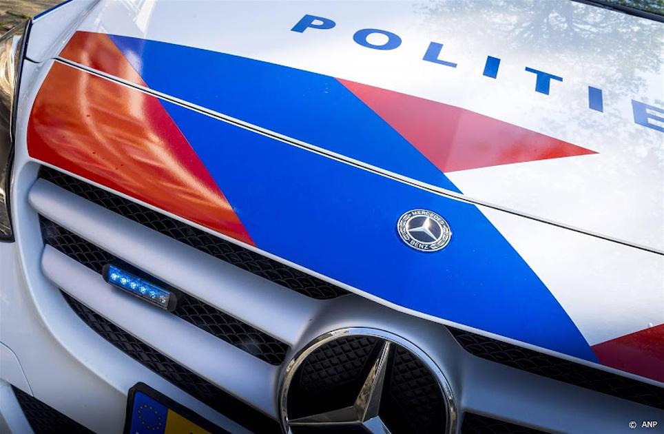 Politie druk met bestuurders van auto op A2 bij Liende