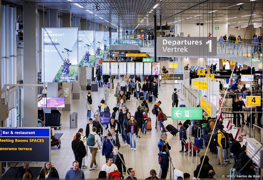 Opnieuw druk op Schiphol, maar wachtrijen zijn kort