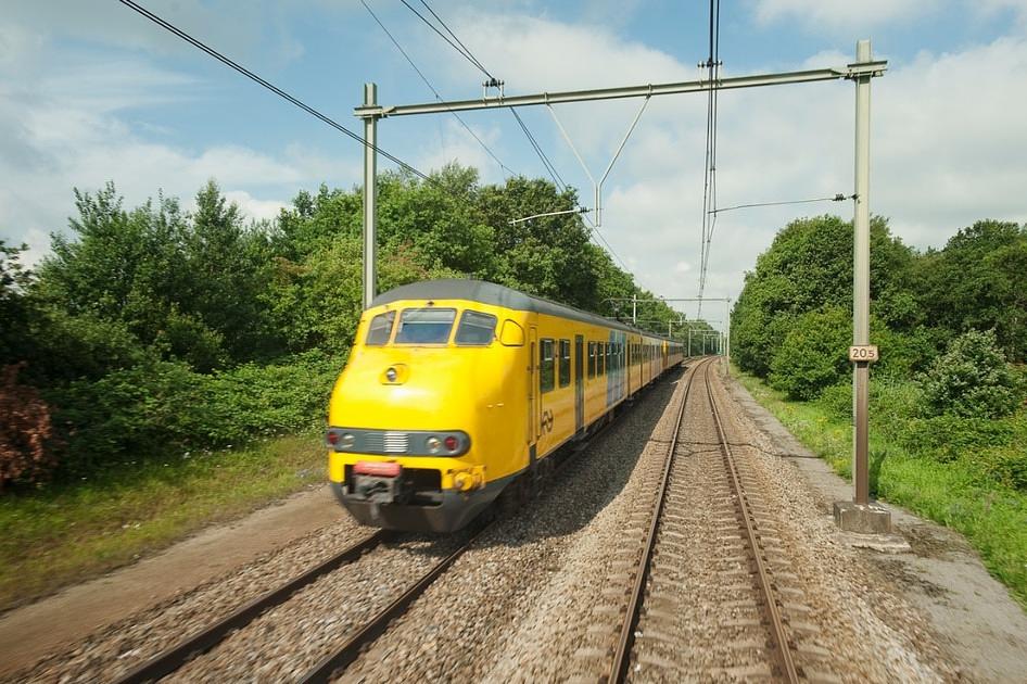Treinliefhebbers uit het Noorden in historisch treinstel naar Miniworld Rotterdam