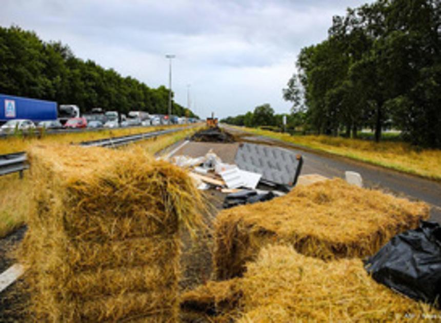 Opruimen puin op snelwegen door boerenacties duurt nog hele ochtend