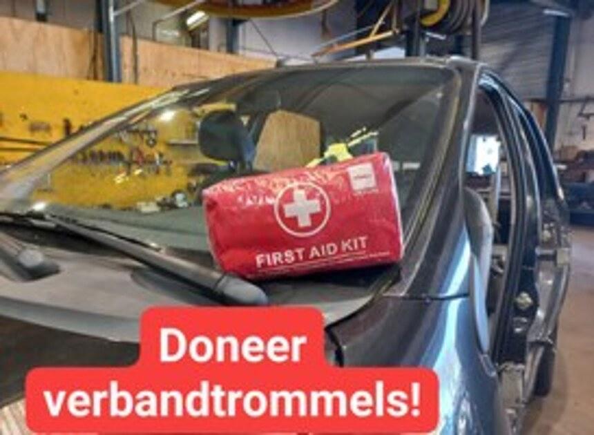 Autodemontagebedrijven verzamelen verbanddozen voor slachtoffers Oekraïne