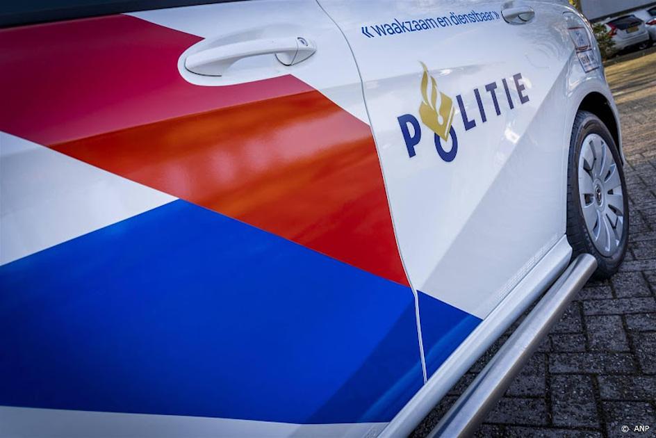 Bestuurder vlucht na binnenrijden pand in Roosendaal