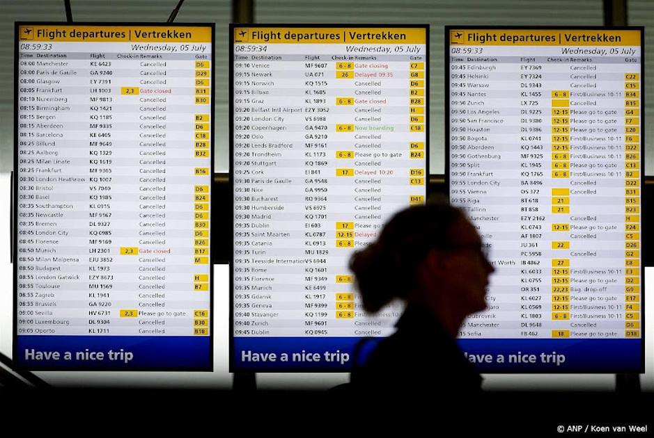 Vanochtend opnieuw tientallen vluchten geschrapt op Schiphol