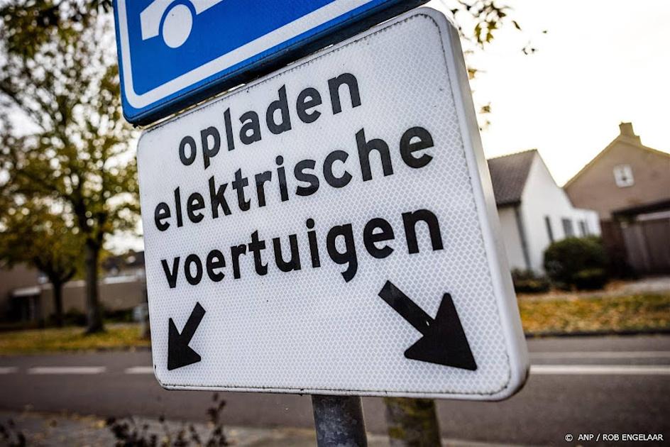 Aantal elektrische auto's in Nederland stijgt snel