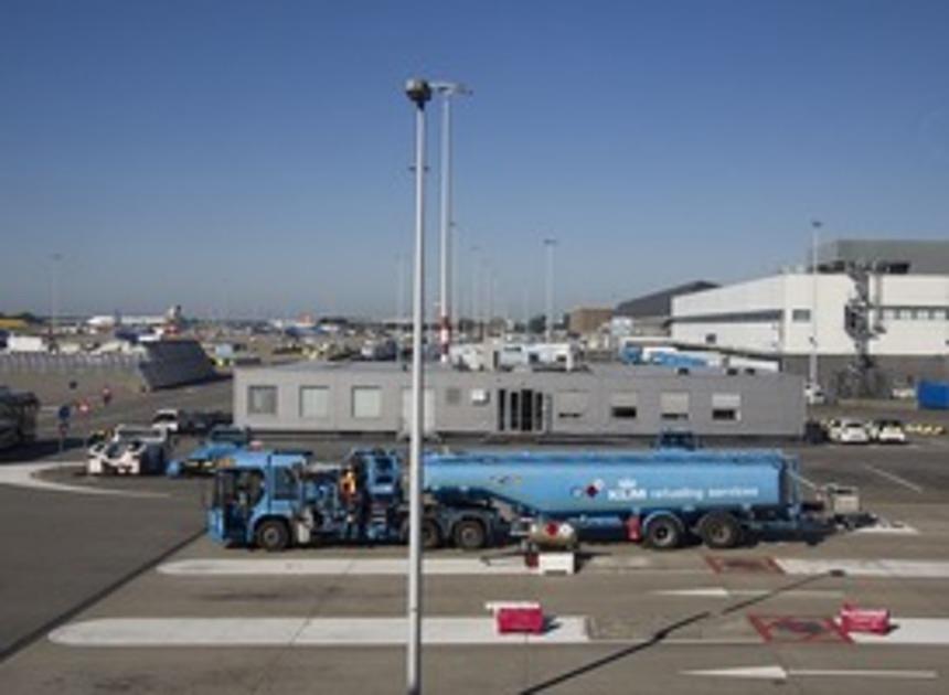 Schiphol en KLM doen proef met elektrisch grondmateriaal