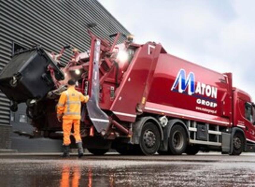 Maton Groep kiest voor drie Scania kraakperswagen op LNG