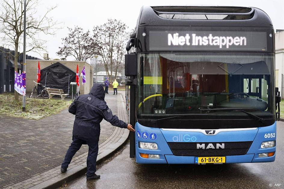 Twee procesbegeleiders moeten onderhandelingen cao streekvervoer helpen hervatten