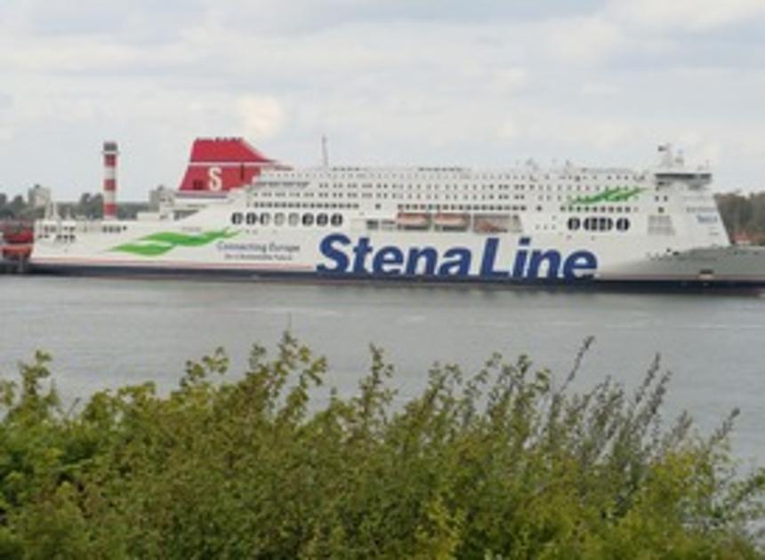 Veerboot Stena Line voor Zweedse kust in brand, opvarenden geëvacueerd