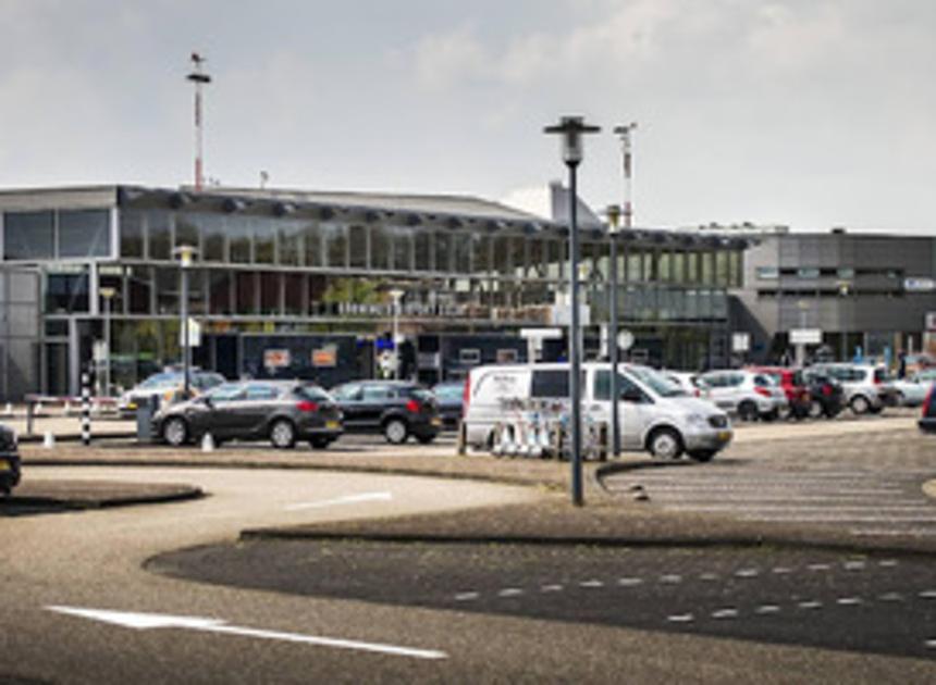 Vliegveld Eelde heeft genoeg ruimte om vluchten Schiphol over te nemen