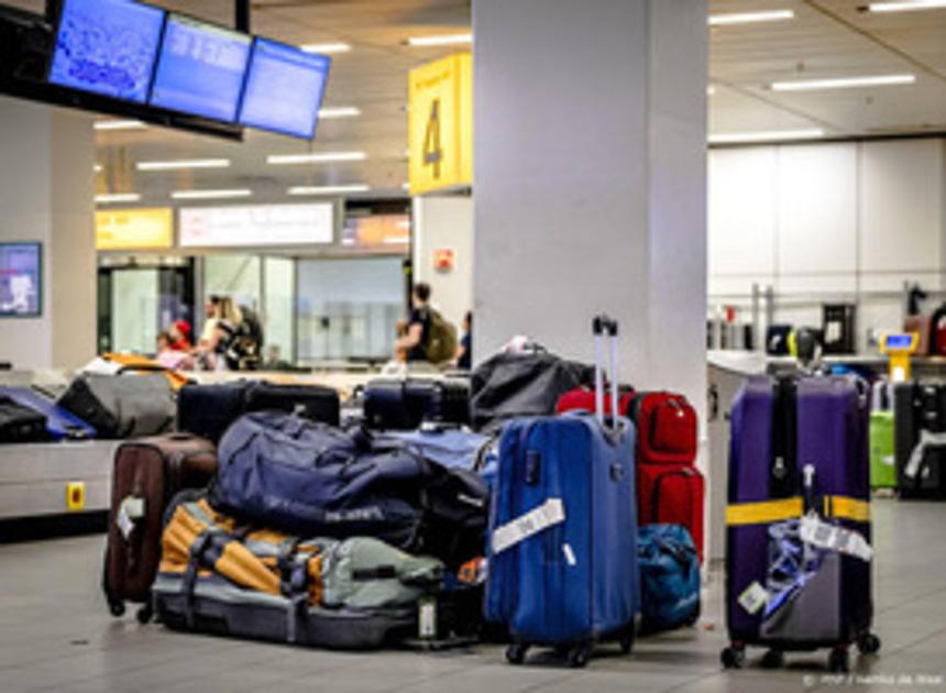 Problemen met achtergebleven koffers op Schiphol houden aan