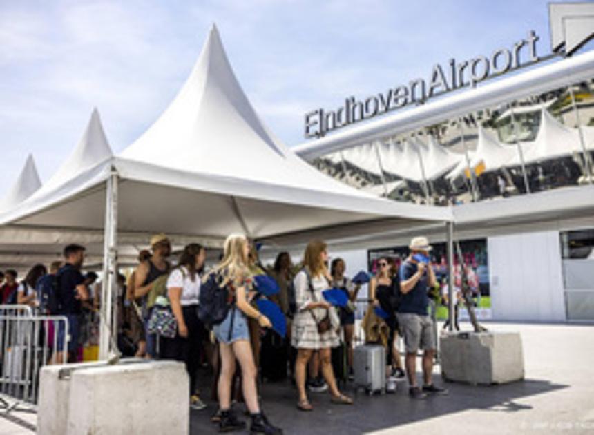 Ook Eindhoven Airport compenseert reizigers die vlucht misten door lange rijen