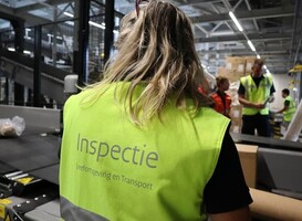 Illegaal vuurwerk onderschept bij pakketdienst tijdens ILT-controle