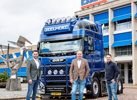 Transportbedrijf Gebroeders Geelhoed B.V neemt unieke DAF in ontvangst