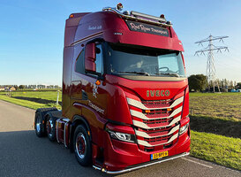 Bijzondere IVECO S-WAY voor Red Rose Transport
