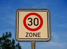 Tweede Kamer steunt plan voor 30 kilometer per uur in de bebouwde kom