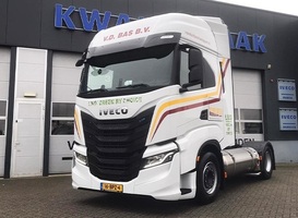 Twee IVECO S-WAY NP’s op LNG voor Van der Bas Transport B.V.