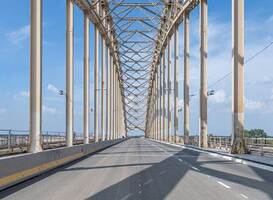 Rijstroken Waalbrug na anderhalf jaar weer in gebruik, zwaar verkeer pas later