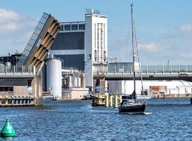 Werkzaamheden Coenbrug (A8) beperken doorvaarhoogte scheepvaart