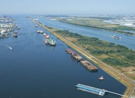 Havenbedrijf Rotterdam plaats meer palen langs de landtong Rozenburg