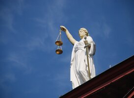 Vrachtwagenchauffeur die automobilist doodreed krijgt taakstraf
