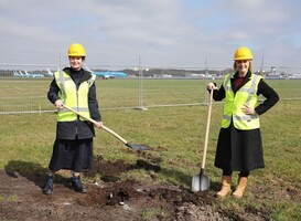 Luchtverkeerleiding op afstand straks mogelijk vanaf Groningen Airport Eelde