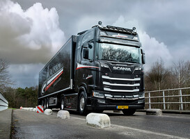 Scania 770S V8 voor Joosten Winkelstellingen BV