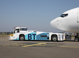 Schiphol: Duurzaam taxiën halveert brandstofverbruik van vliegtuigen