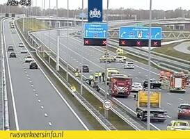A6 bij Muiderberg dicht na ongeval