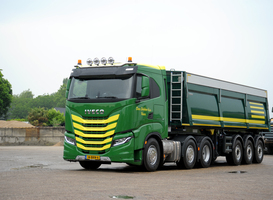 IVECO S-WAY voor Den Dekker b.v. uit Veen