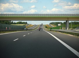 Nederlandse motorrijder zwaargewond na ongeluk met vrachtwagen in Duitsland