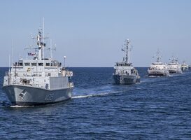 Internationale marine-oefening boven Ameland en in Eemshaven