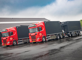 Drie Scania’s R500 6x2 bakwagens voor Nijssen Fourages