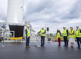 Eerste Nederlandse bio-LNG-installatie geopend door koning Willem Alexander